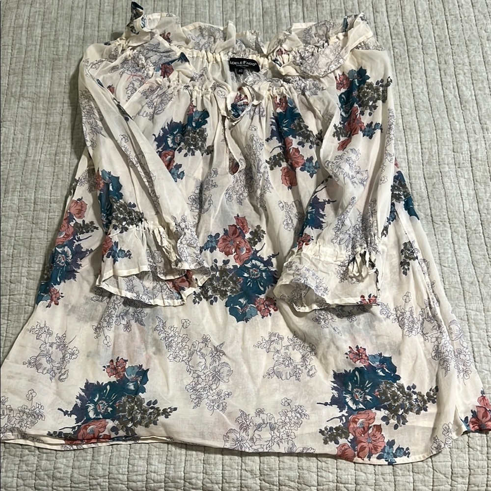 🔥🔥ADELE FADO Made in Italy Chic Cream and Blue Smocked Blouse